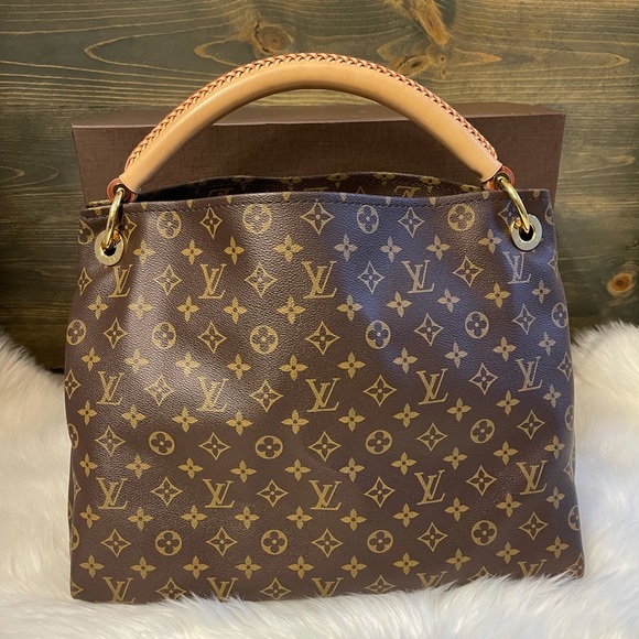 Authentic Louis Vuitton Monogram Canvas Artsy MM Shoulder Bag - Picture 14 of 17